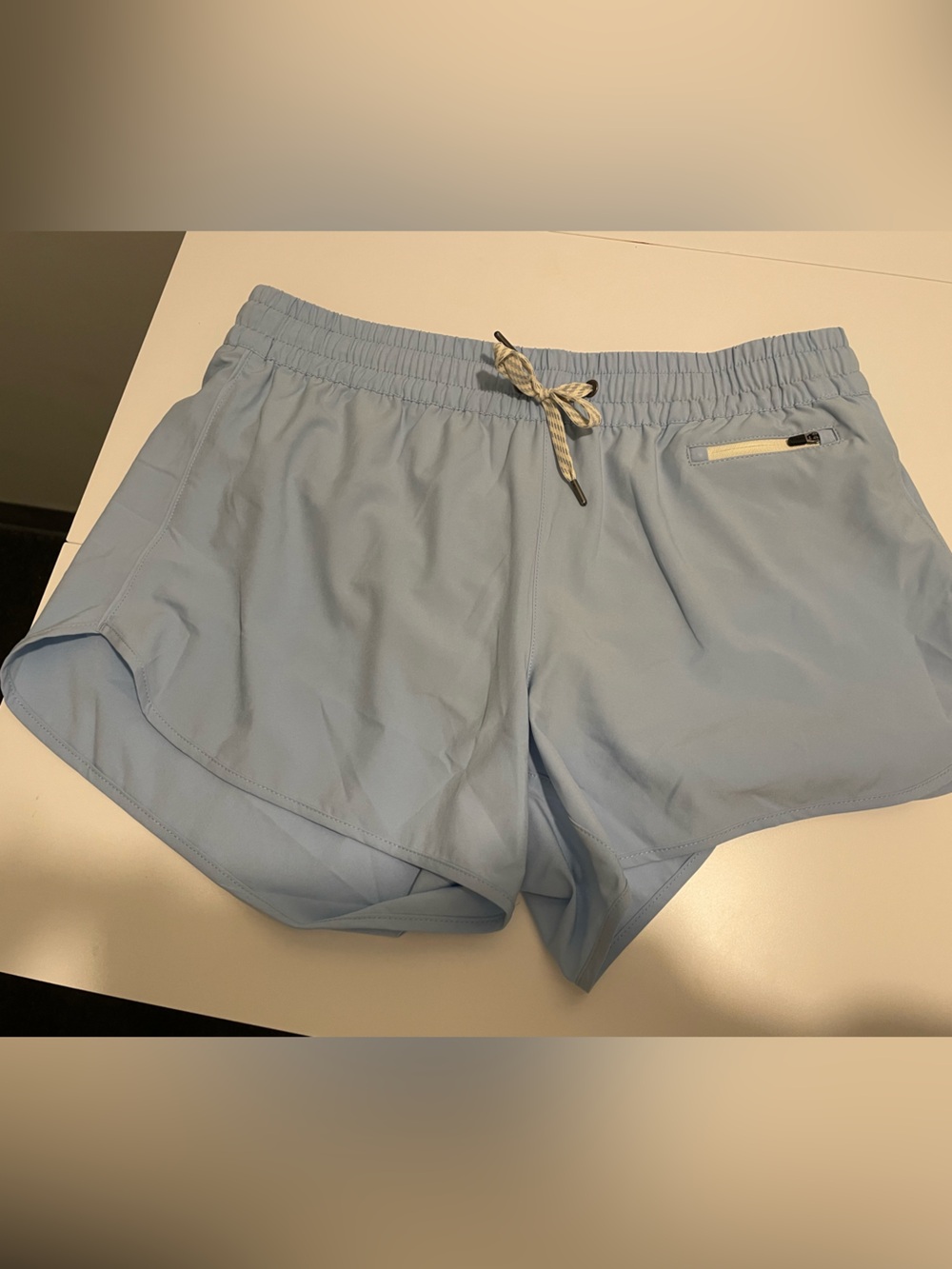 Vuori Brand Women's Large Clementine 4" Shorts Light Blue Performance Shorts